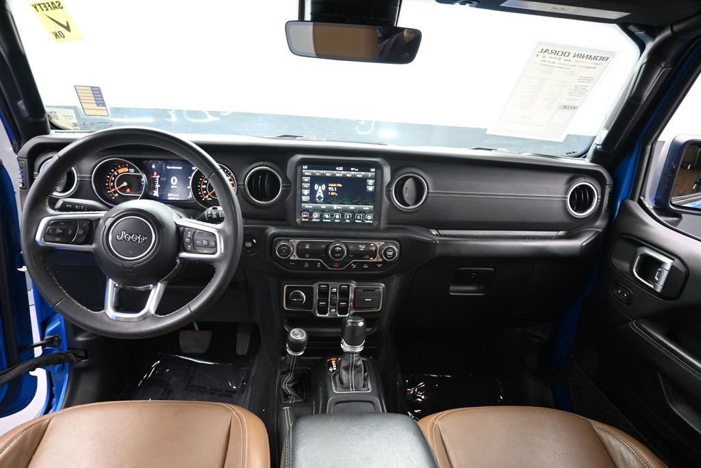 Used 2023 Jeep Wrangler Unlimited Sahara w/ LED Lighting Group AWD/4WD image 16