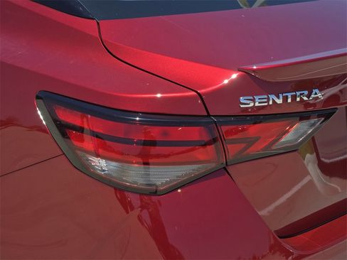 Used 2023 Nissan Sentra SR image 6