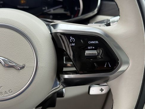 Used 2022 Jaguar F-PACE S image 21