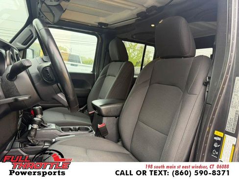 Used 2023 Jeep Gladiator Sport AWD/4WD image 19