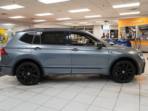 Used 2021 Volkswagen Tiguan SE R-Line image 13
