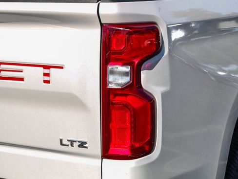 Used 2019 Chevrolet Silverado 1500 LTZ image 11