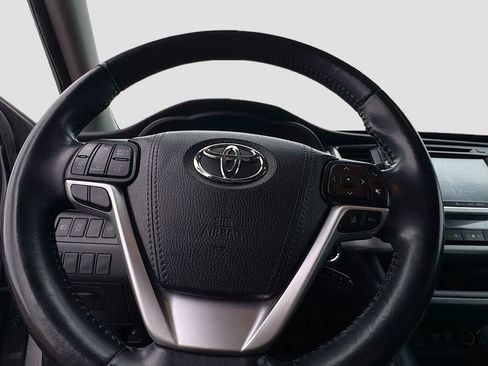 Used 2018 Toyota Highlander SE image 9