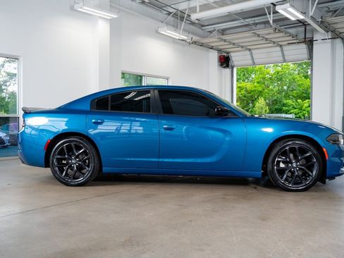 Used 2022 Dodge Charger SXT w/ Blacktop Package RWD image 9