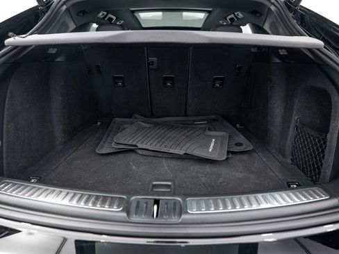 Certified 2024 Porsche Macan AWD/4WD image 25