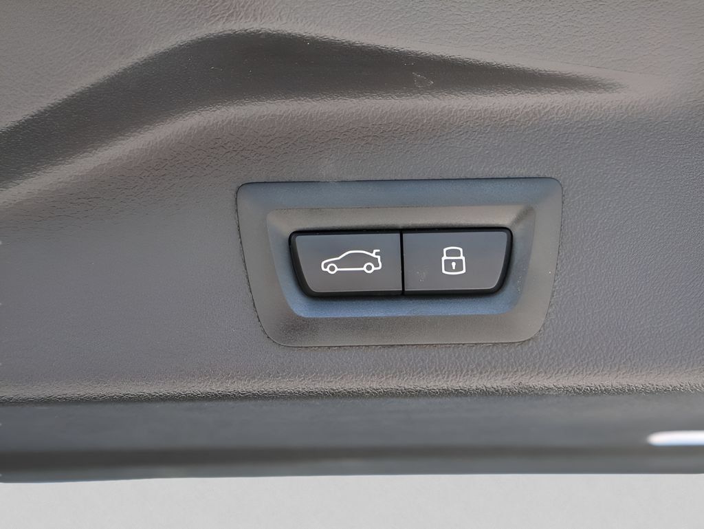 Used 2026 BMW X5 M60i AWD/4WD image 18
