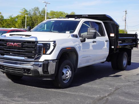 New 2025 GMC Sierra 3500 Pro w/ Convenience Package image 3