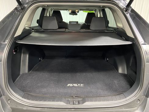 Used 2020 Toyota RAV4 XLE w/ Convenience Package image 11
