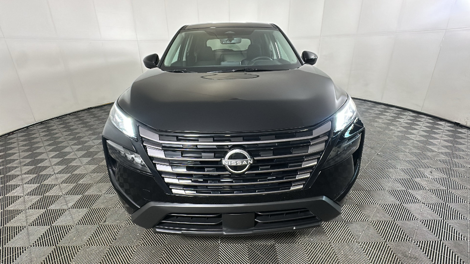Certified 2026 Nissan Rogue SV w/ Cold Weather Package AWD/4WD image 9