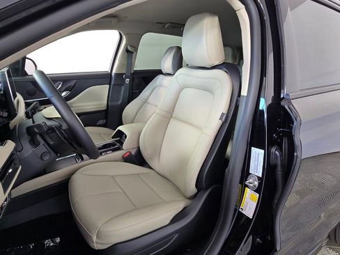 New 2026 Lincoln Corsair Premiere image 7