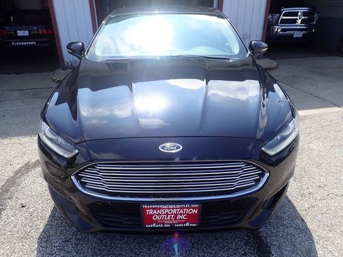 Used 2016 Ford Fusion SE FWD image 3