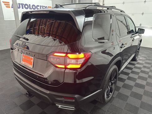 Used 2025 Honda Pilot Black Edition image 10