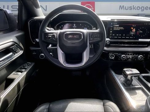 Used 2023 GMC Sierra 1500 SLT AWD/4WD image 9
