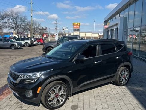 Used 2021 Kia Seltos SX w/ SX Sunroof Package image 16