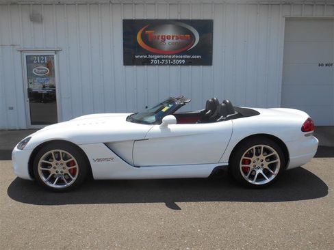 Used 2004 Dodge Viper SRT-10 image 3