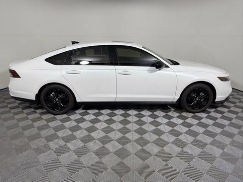 Used 2025 Honda Accord SE image 7