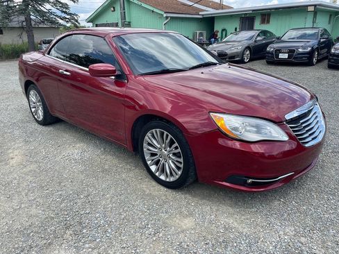 Used 2013 Chrysler 200 Limited FWD image 4