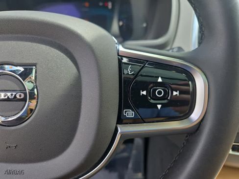 Used 2025 Volvo XC90 T8 Ultra w/ Protection Package Premier image 17