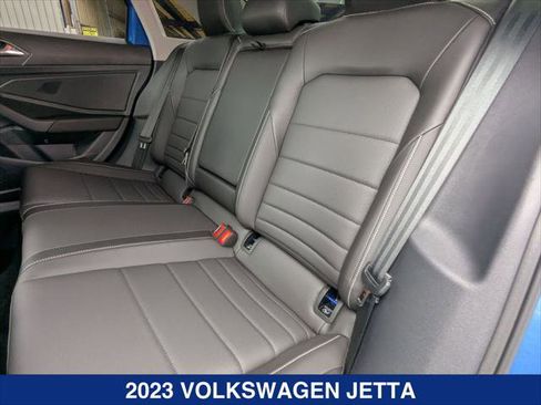 Certified 2023 Volkswagen Jetta SE w/ Panoramic Sunroof Package FWD image 21