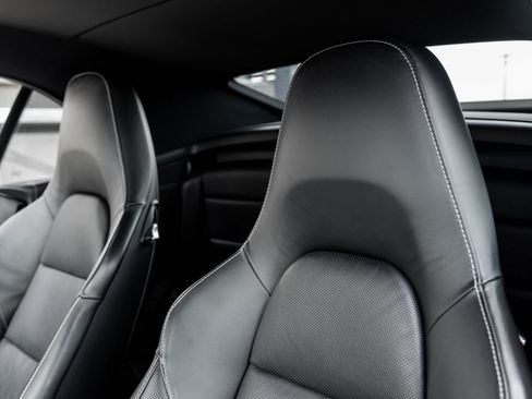 Certified 2018 Porsche 911 Turbo S image 25