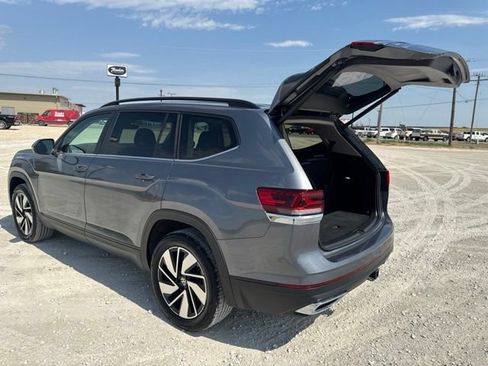 Used 2025 Volkswagen Atlas SE FWD image 3