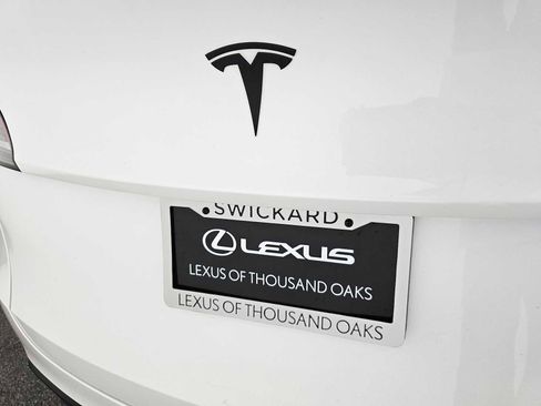 Used 2022 Tesla Model Y Long Range image 13
