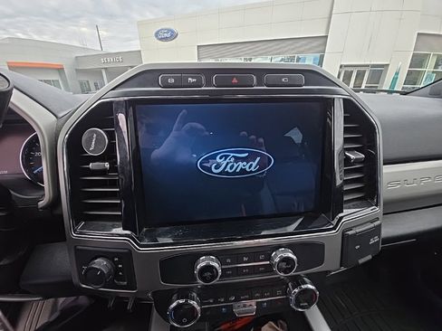 Used 2022 Ford F350 Lariat image 6