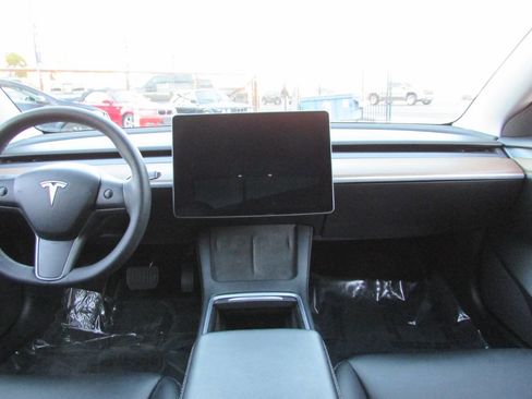 Used 2021 Tesla Model 3 Standard Range Plus image 31