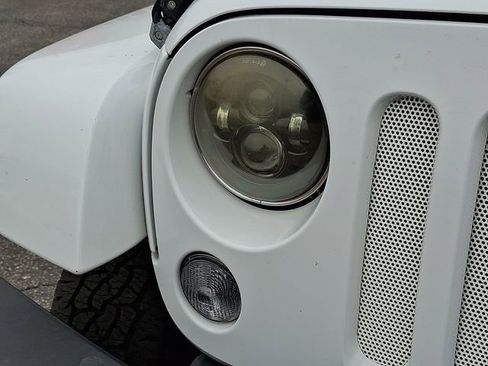 Used 2014 Jeep Wrangler Unlimited Sahara w/ Dual Top Group image 9