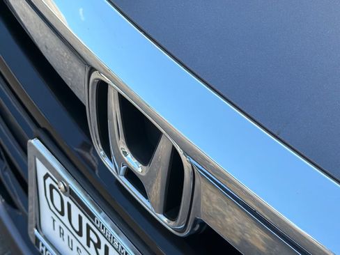 Used 2019 Honda Accord LX image 10