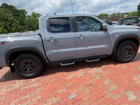 Used 2026 Nissan Frontier Pro-X w/ Pro-X Convenience Package RWD image 2