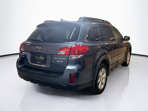 Used 2014 Subaru Outback 3.6R Limited image 9