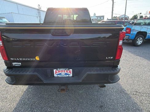 Used 2021 Chevrolet Silverado 2500 LTZ w/ Carhartt Edition AWD/4WD image 10