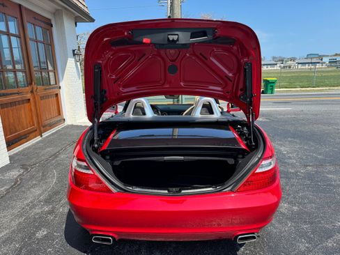 Used 2014 Mercedes-Benz SLK 250 image 31