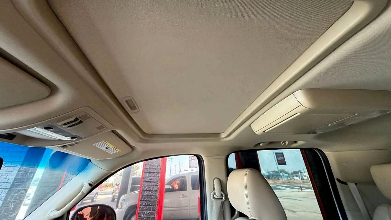 Used 2014 Chevrolet Suburban LT RWD image 29