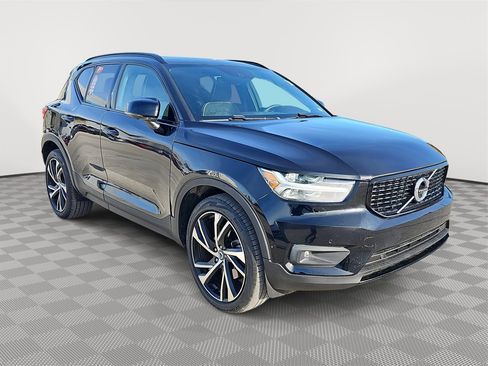 Used 2022 Volvo XC40 T5 R-Design w/ Advanced Package image 3