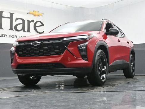 New 2026 Chevrolet Trax LT w/ Driver Confidence Package FWD image 4