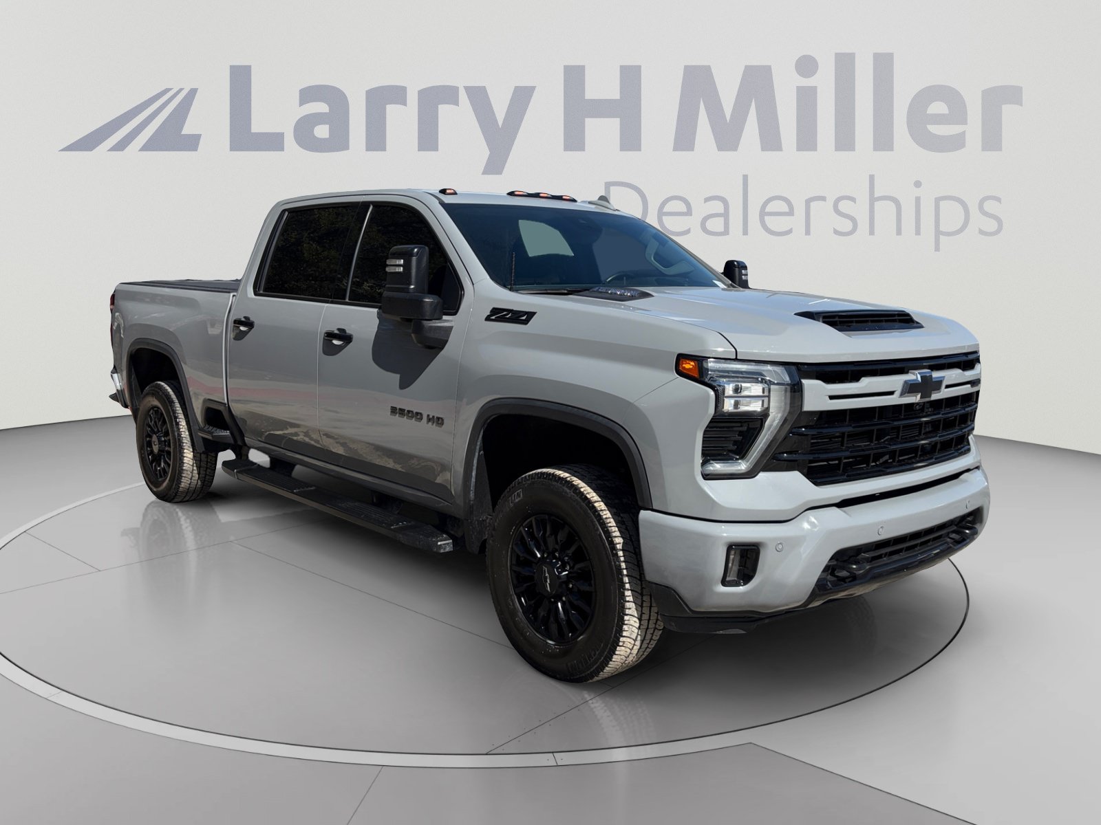 Used 2024 Chevrolet Silverado 3500 LTZ w/ LTZ Plus Package AWD/4WD image 7