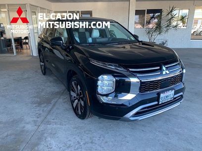 Used 2025 Mitsubishi Outlander SE