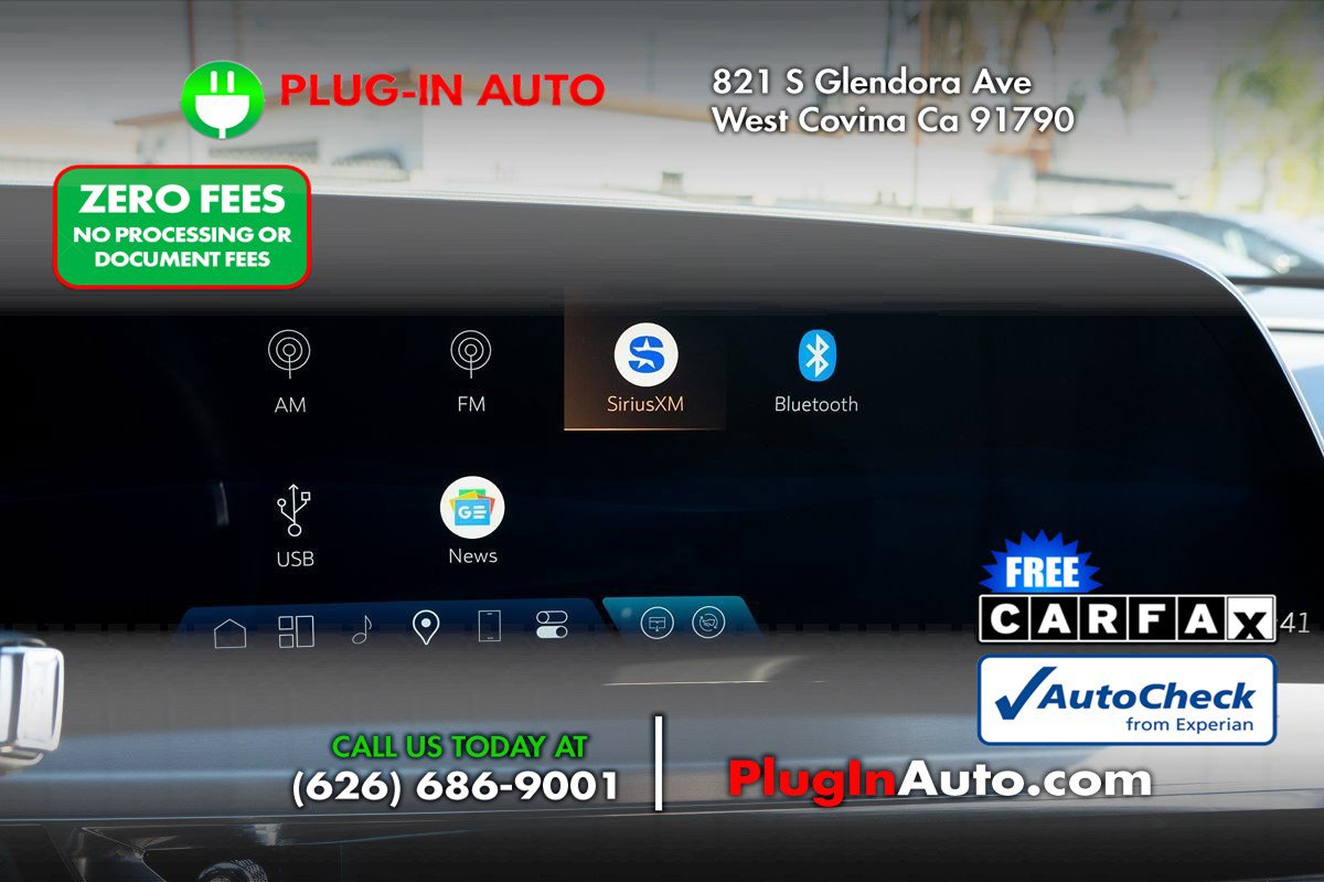 Used 2024 Cadillac Lyriq Luxury w/ LPO, Floor Liner Package RWD image 30