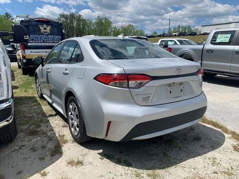 Used 2020 Toyota Corolla LE image 5