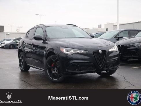 New 2025 Alfa Romeo Stelvio Sprint image 1