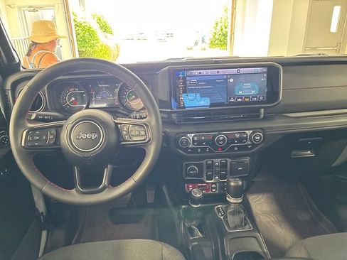 Used 2024 Jeep Wrangler Unlimited Rubicon w/ Technology Group AWD/4WD image 16