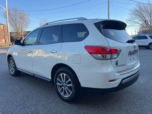 Used 2014 Nissan Pathfinder SV AWD/4WD image 3