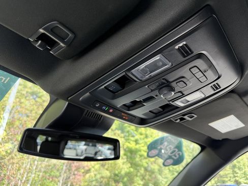 Certified 2024 GMC Yukon XL Denali image 35