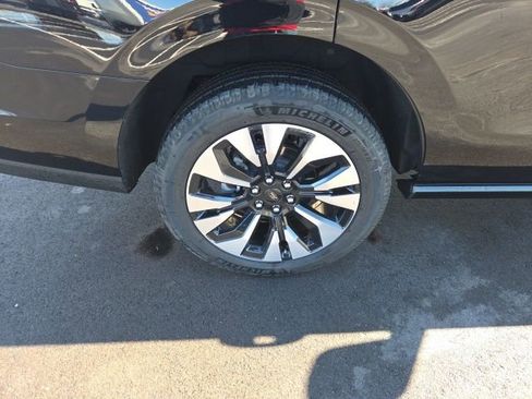 Certified 2025 Ford Expedition Platinum w/ Driver's Package image 8