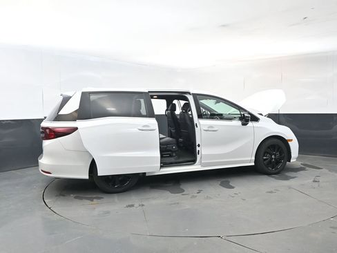 Used 2023 Honda Odyssey Sport image 26