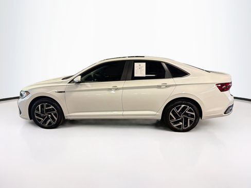 Used 2024 Volkswagen Jetta SEL FWD image 4