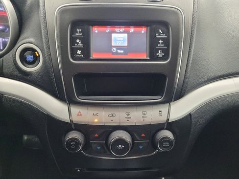 Used 2019 Dodge Journey SE FWD image 25