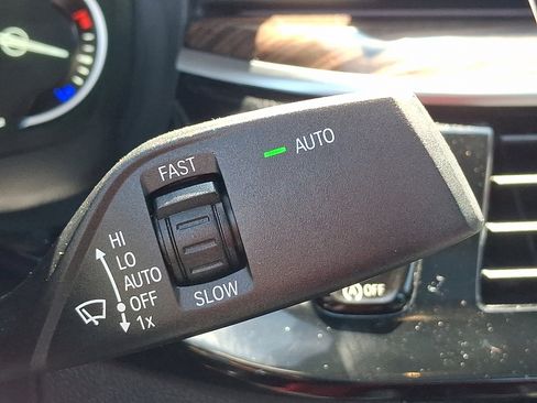 Used 2019 BMW 530i xDrive w/ Convenience Package AWD/4WD image 27
